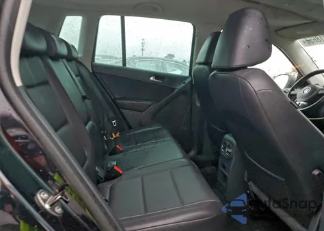 2011 Volkswagen Tiguan S z USA, uszkodzony, nr VIN WVGAV7AX1BW513392